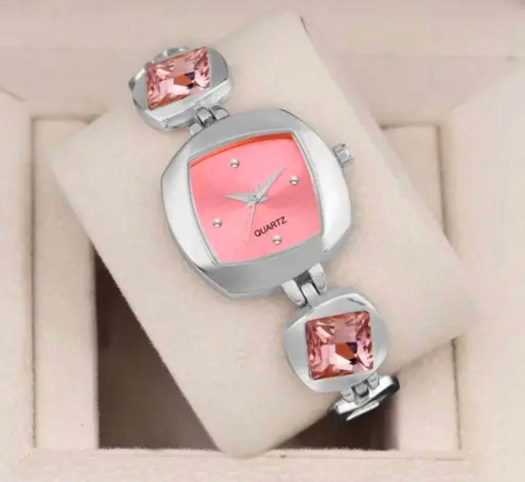 New Fancy Solid Dial Attractive Metal Chain Attractive Bracelet Analog Watch for Women