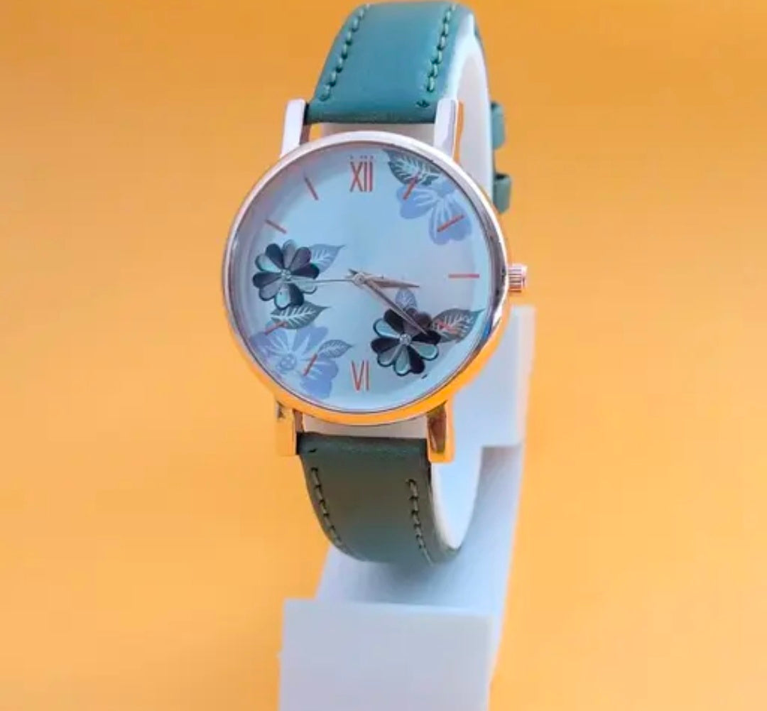 Special Valentine WOMEN'S ANALOG SILVER BLACK COLOUR WATCH