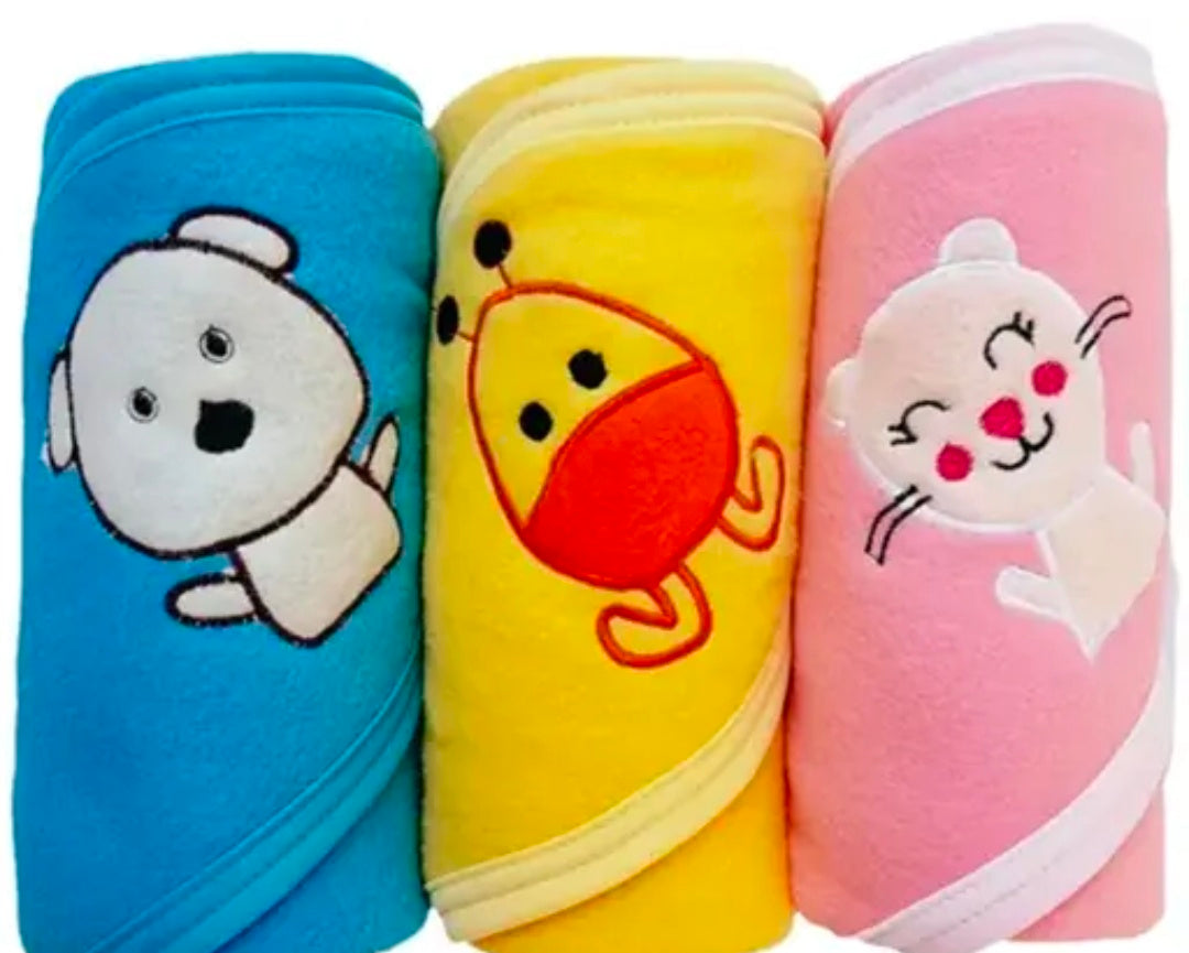Aakriti Embroidered Single Hooded Combo Winter Baby Blanket & Wrapper | For Baby Boys & Baby Girls |Pack of -3Pc in Multicolor