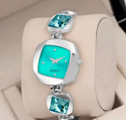 New Fancy Solid Dial Attractive Metal Chain Attractive Bracelet Analog Watch for Women