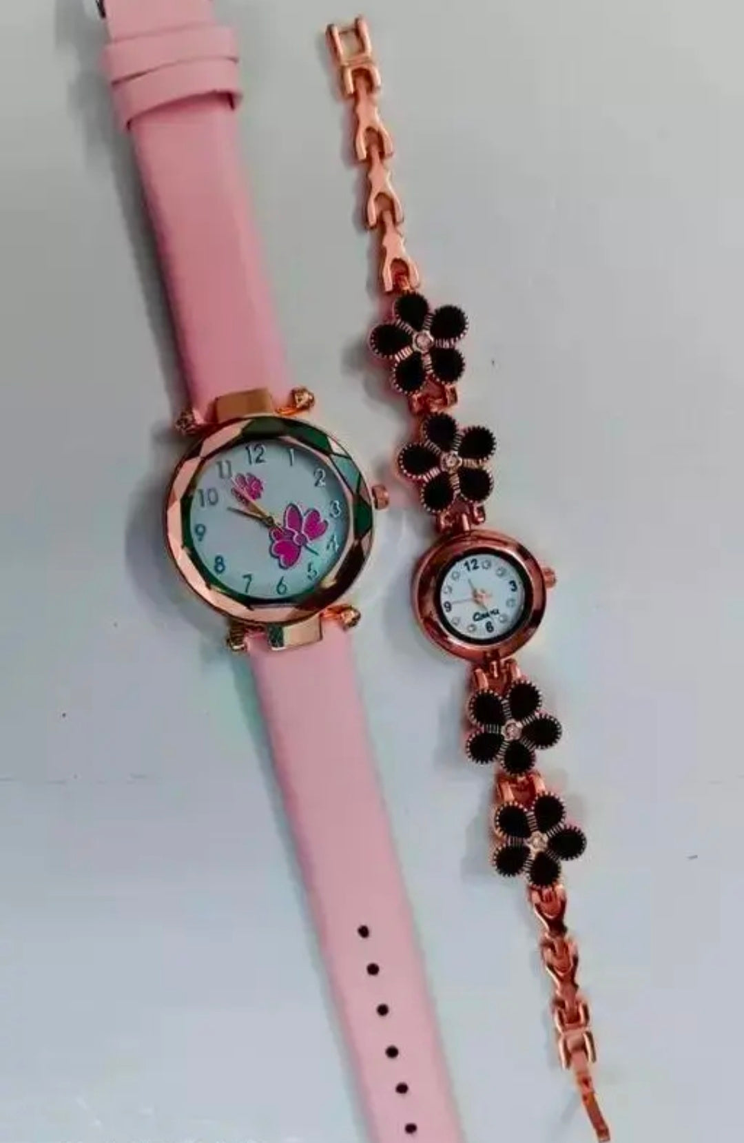 VintageLeatherWatch #EcoFriendlyLeatherWatch #ClassicWristwatch #MinimalistTimepiece #LeatherBandWatch #SustainableLeatherWatch #ModernLeatherWatch #LeatherSt