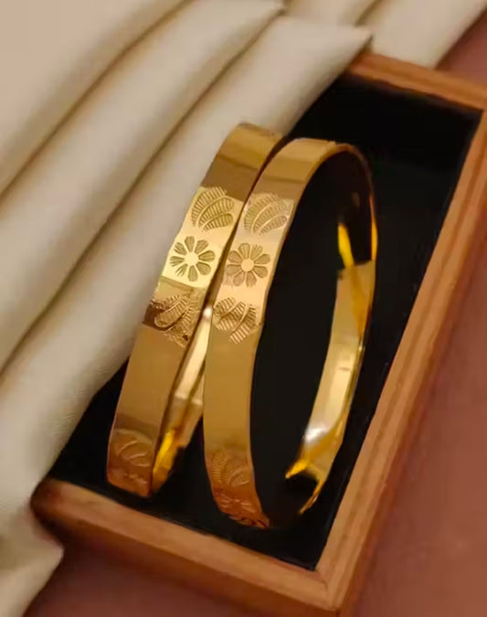 Allure Chic Bracelet & Bangles