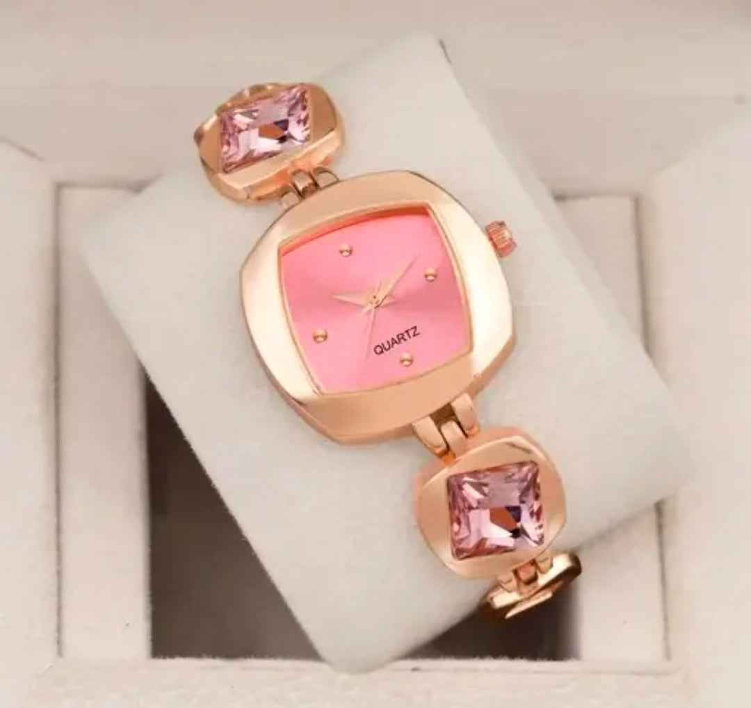 New Fancy Solid Dial Attractive Metal Chain Attractive Bracelet Analog Watch for Women