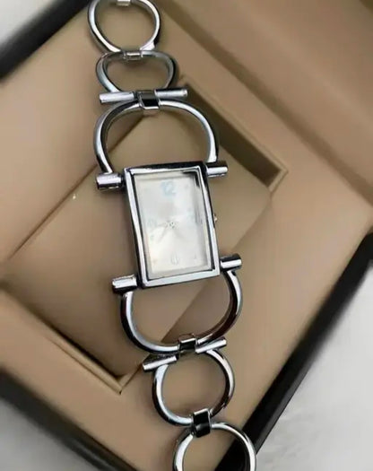 Tagado New Fancy Solid Dial Attractive Metal Chain Attractive  Bracelet Analog Watch for Women
