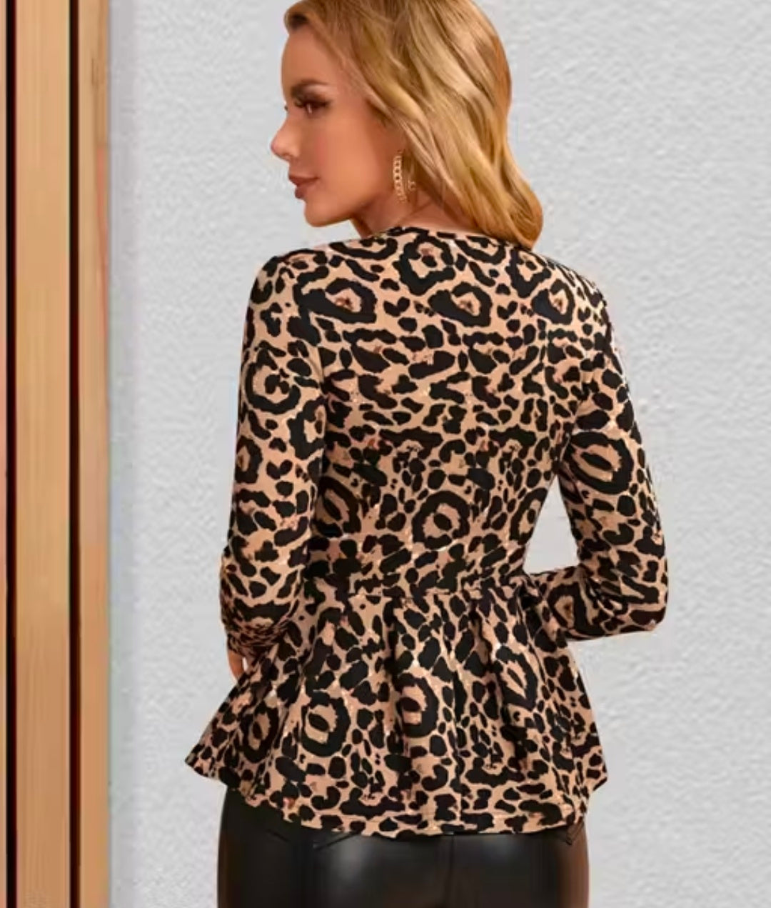 PROKCISTO casual polyester Blend Round Neck Long Sleeves Animal Printed Black Stylish Top