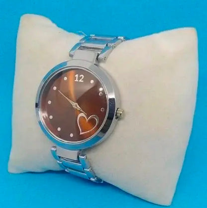 Best Selling High Quality Trendy Heart Designer Dial Metal Chain Belt Analog Watches for Women Watches for Girls Watches for Ladies Watches